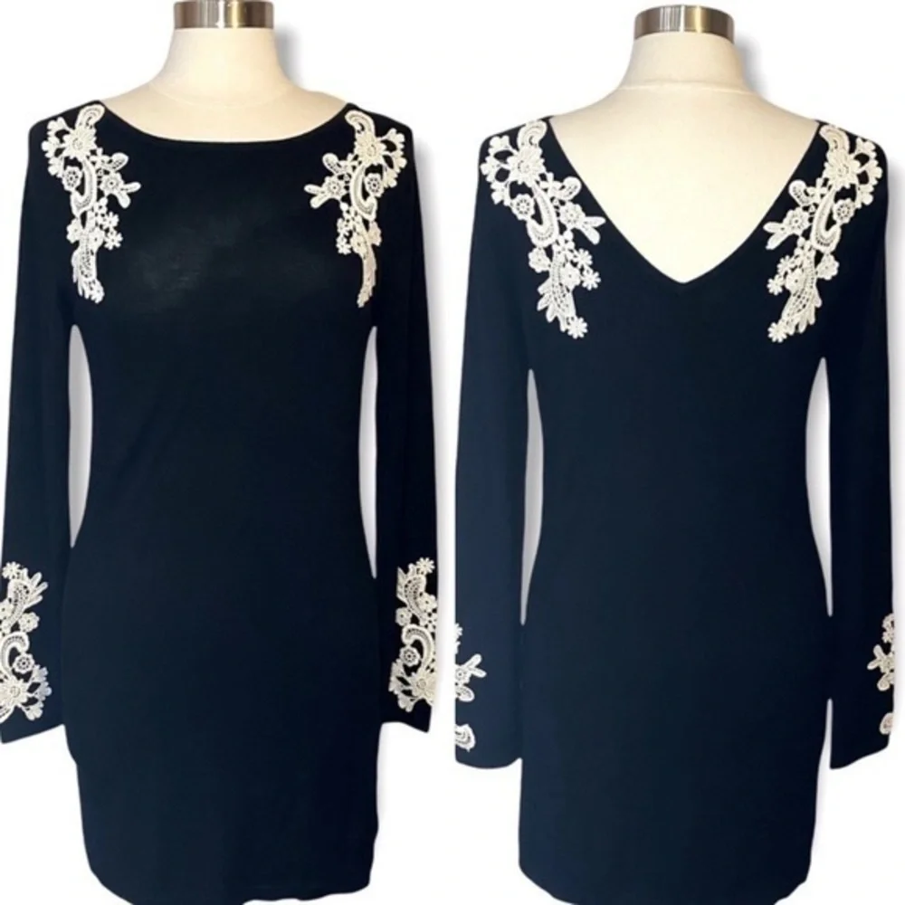 Midnight Velvet Floral Embroidered Fitted Dress in Black Size Small